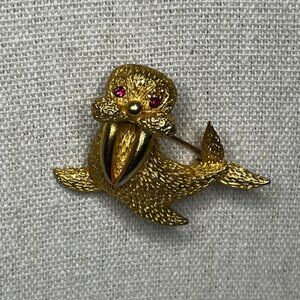 Walrus Brooch Gold Tone Pink Gem Rhinestone Eyes Marine Sea Life Figural Pin